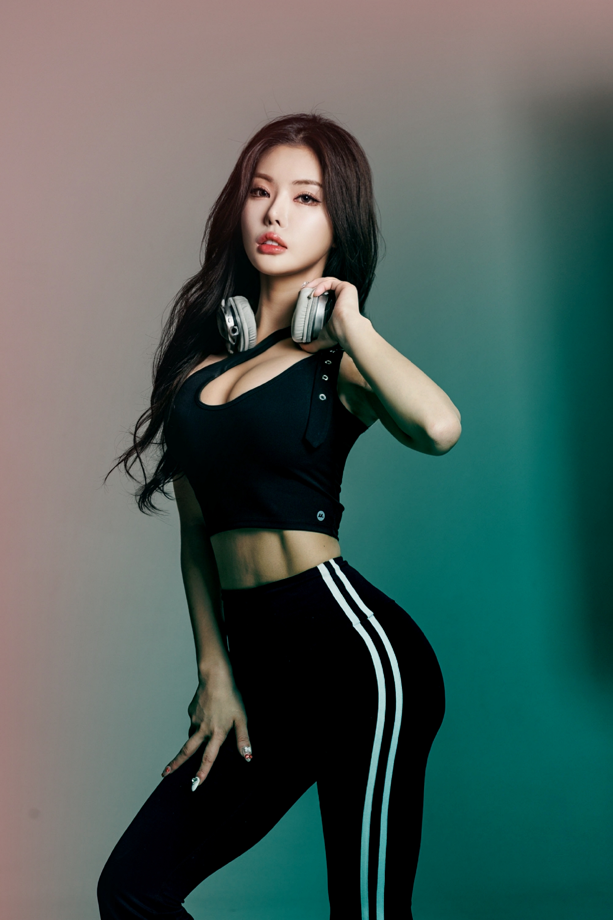 DJ U.NA